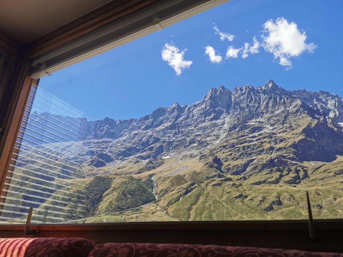 Homey Apartment In The Heart Of Cervinia بيريوِل تْشيرفينيا المظهر الخارجي الصورة