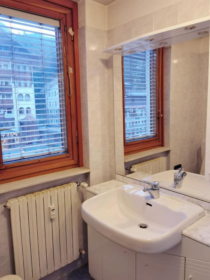Homey Apartment In The Heart Of Cervinia بيريوِل تْشيرفينيا المظهر الخارجي الصورة